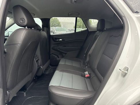 New 2026 Chevrolet Trax LT w/ LT Convenience Package FWD image 12