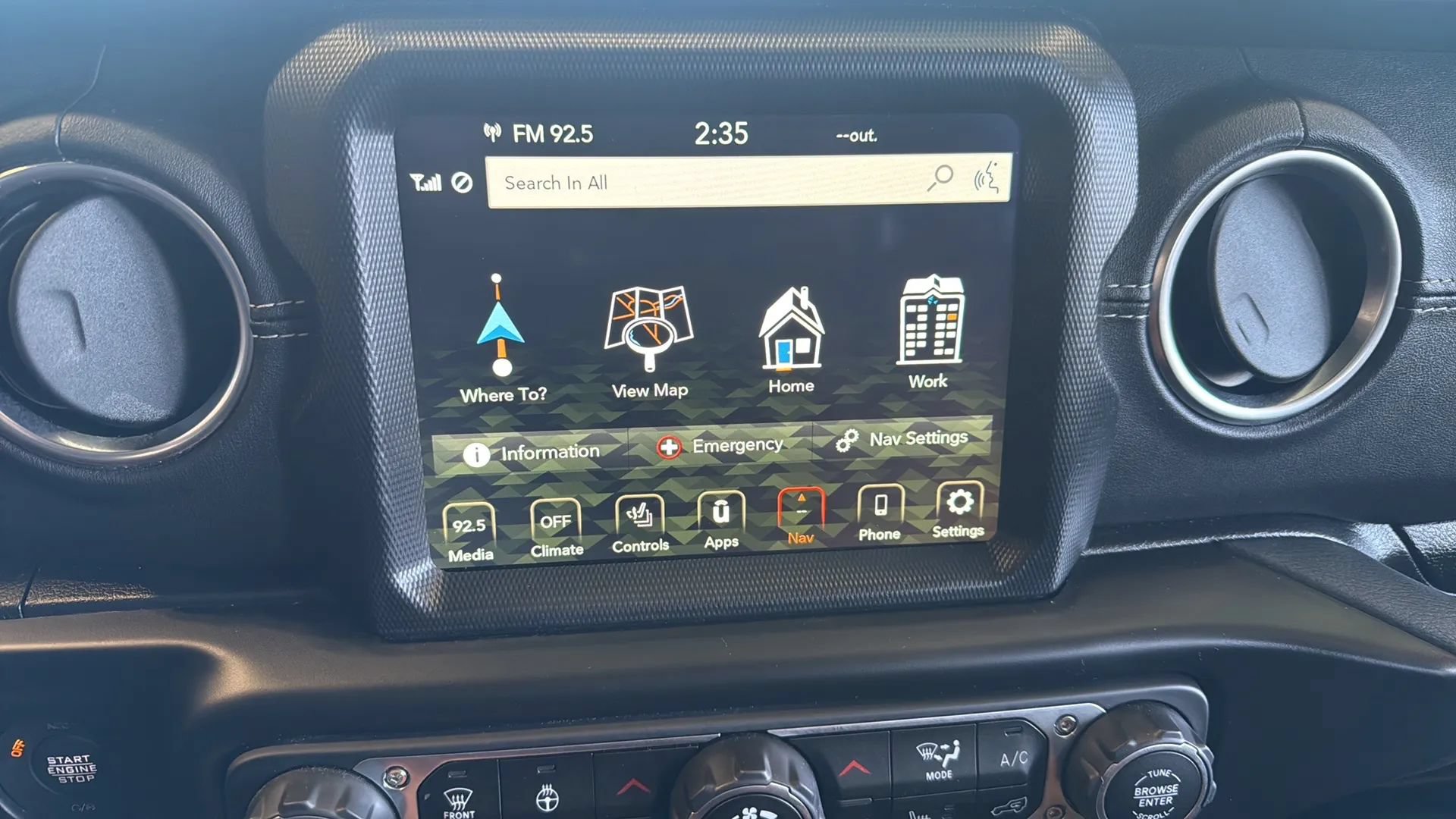 Used 2023 Jeep Wrangler Unlimited Sahara w/ Cold Weather Group AWD/4WD image 5