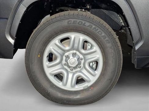 New 2026 Toyota Tundra SR image 10