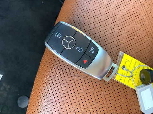 Used 2023 Mercedes-Benz GLC 300 4MATIC Coupe image 15