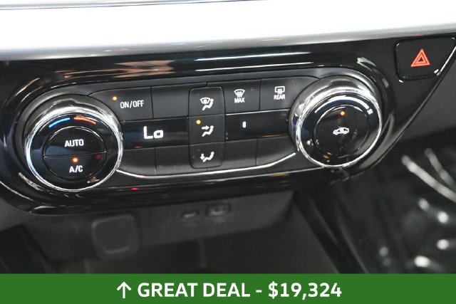Used 2025 Chevrolet Trax LT FWD image 26