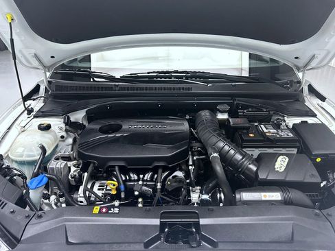 Used 2020 Hyundai Veloster Turbo image 23