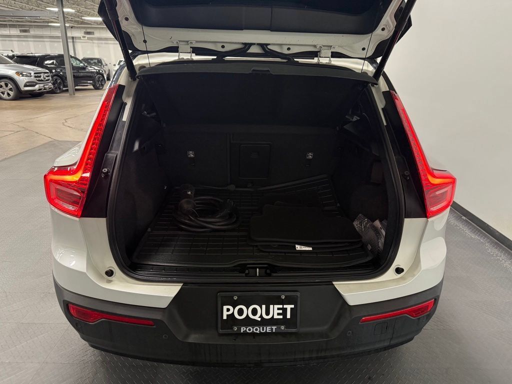 Used 2021 Volvo XC40 P8 Recharge w/ Climate Package AWD/4WD image 15