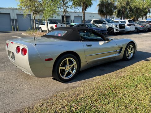 Used 2004 Chevrolet Corvette Convertible w/ Preferred Equipment Group image 11