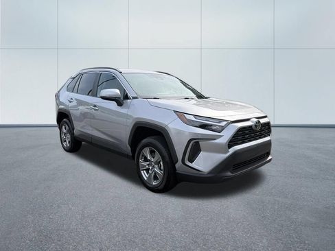 Used 2025 Toyota RAV4 XLE AWD/4WD image 4