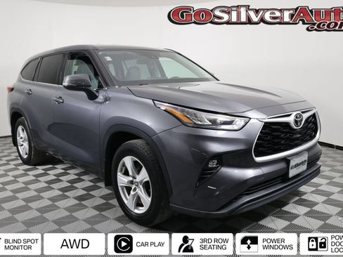 Used 2020 Toyota Highlander LE AWD/4WD image 1
