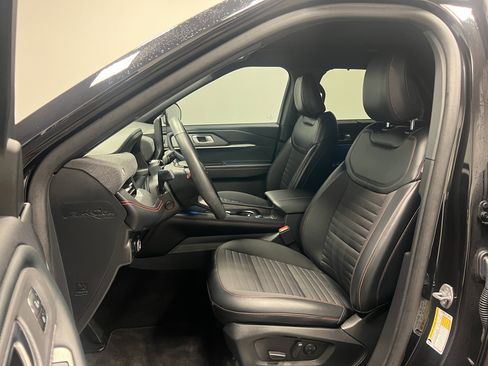 Used 2025 Ford Explorer ST-Line w/ Premium Package image 14