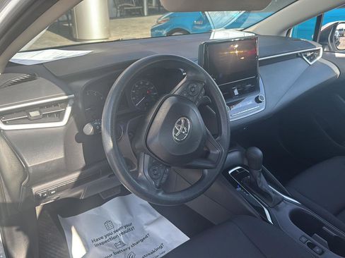 Used 2025 Toyota Corolla LE image 15