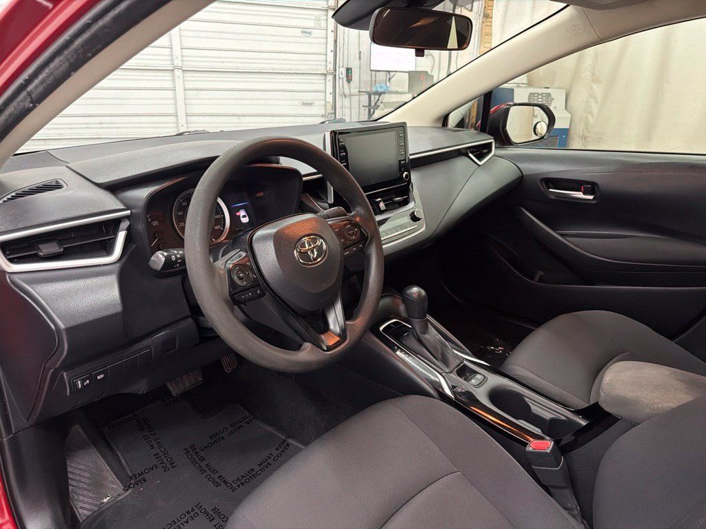 Used 2020 Toyota Corolla LE FWD image 12