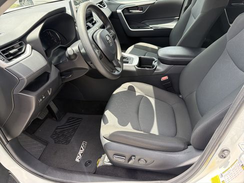 Certified 2025 Toyota RAV4 XLE FWD image 20