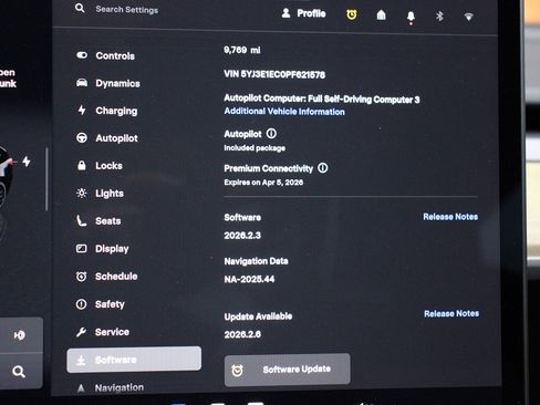 Used 2023 Tesla Model 3 Performance image 9