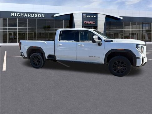 Used 2024 GMC Sierra 2500 AT4 w/ AT4 Premium Plus Package image 9