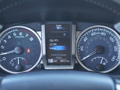 Used 2021 Toyota Tacoma SR5 image 20