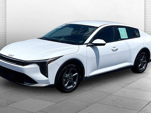 Used 2025 Kia K4 FWD image 13