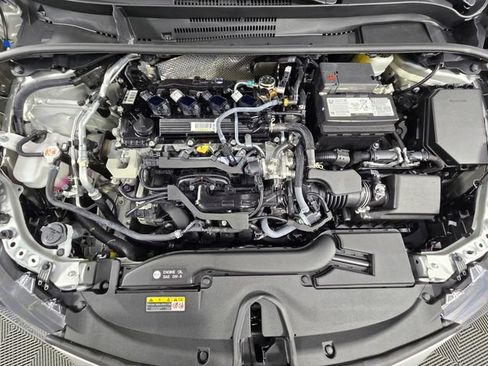 Used 2025 Toyota Corolla LE FWD image 11