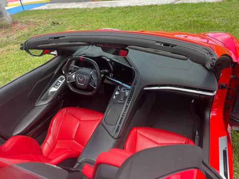 Used 2023 Chevrolet Corvette Stingray Convertible w/ Z51 Performance Package RWD image 28