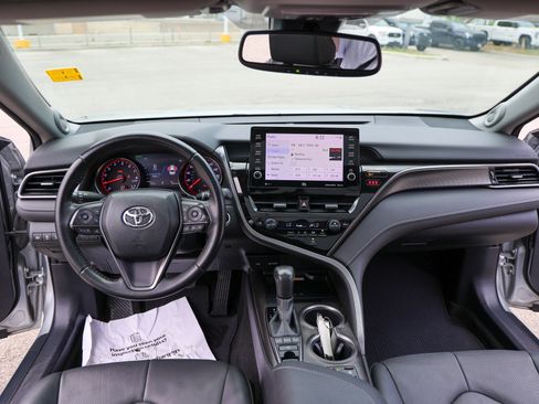 Used 2022 Toyota Camry XSE w/ Navigation Package image 36