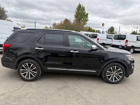 Used 2017 Ford Explorer Platinum AWD/4WD image 6