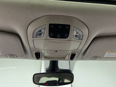 Used 2024 Chrysler Pacifica Limited FWD image 77