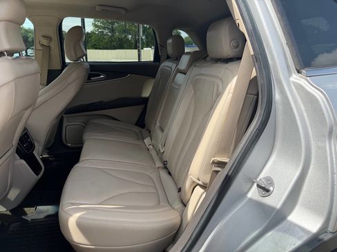 Used 2019 Lincoln Nautilus Select FWD image 11