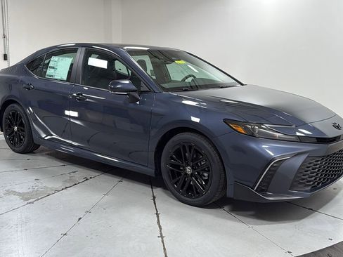 New 2026 Toyota Camry SE image 3