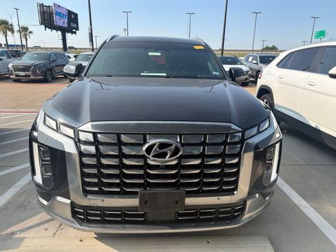 Used 2024 Hyundai Palisade Calligraphy FWD image 2