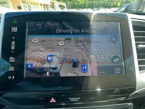 Used 2016 Honda Pilot Touring image 17