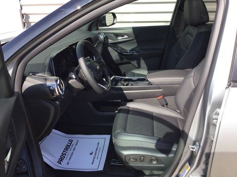 New 2026 Chevrolet Equinox LT w/ Convenience Package II image 8