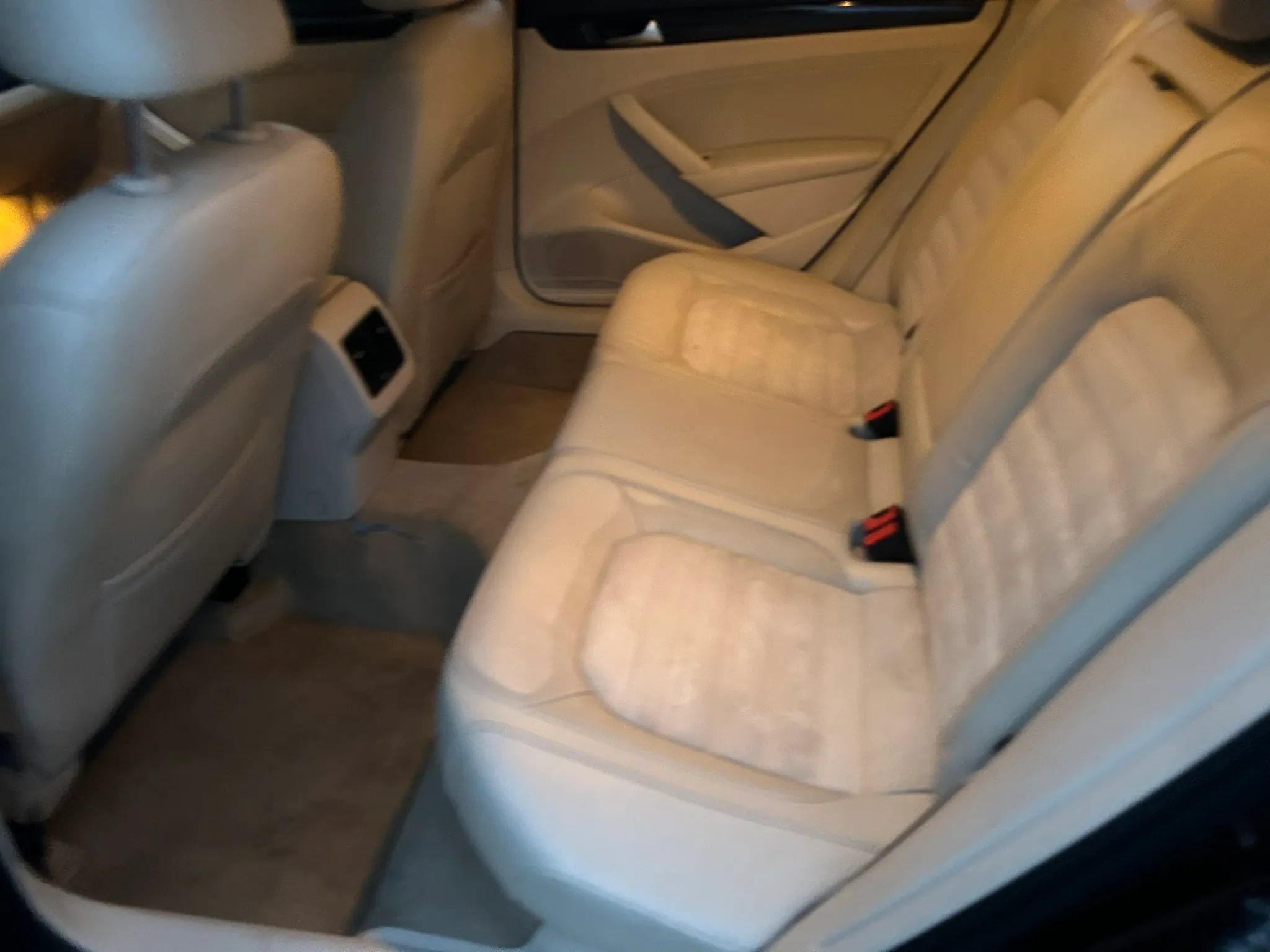 Used 2014 Volkswagen Passat TDI SEL Premium FWD image 17