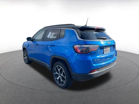 Used 2025 Jeep Compass Limited image 5