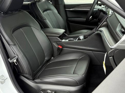 New 2025 Jeep Grand Cherokee L Limited w/ Luxury Tech Group II image 10