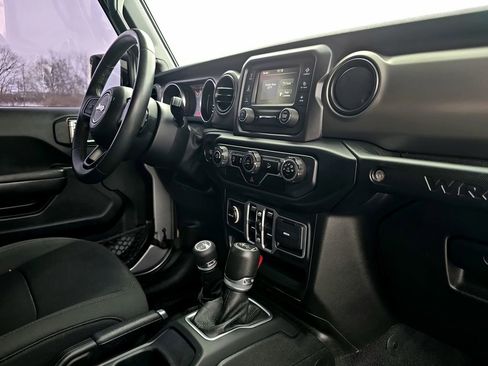 Used 2018 Jeep Wrangler Unlimited Sport S image 29