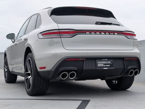 Certified 2024 Porsche Macan image 3