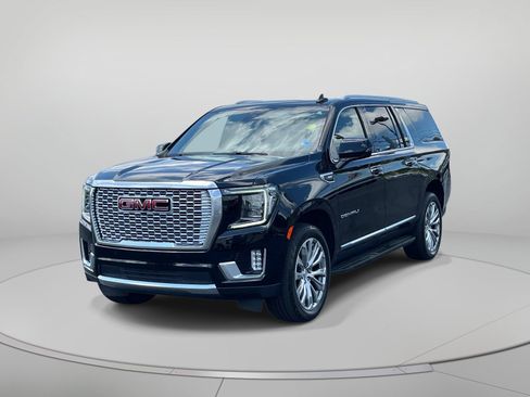 Used 2024 GMC Yukon XL Denali AWD/4WD image 8