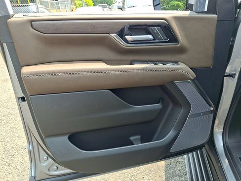 New 2026 GMC Yukon Denali Ultimate AWD/4WD image 9