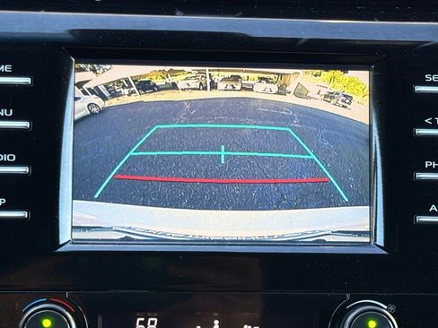 Used 2019 Toyota Camry image 15