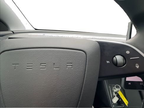 Used 2026 Tesla Model Y 2WD image 34