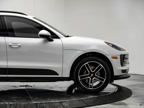 Used 2021 Porsche Macan AWD/4WD image 21