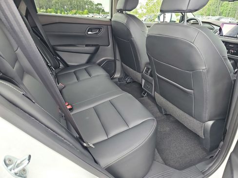 Used 2023 Nissan Rogue SL AWD/4WD image 12