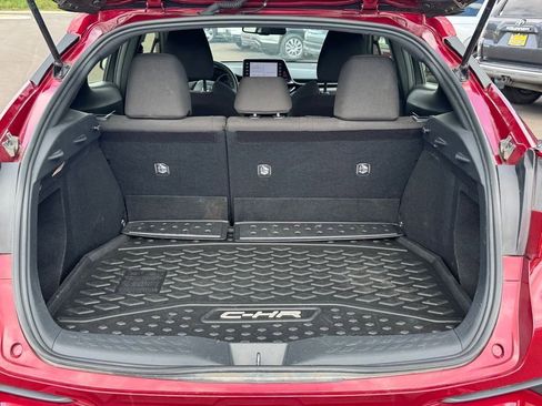 Used 2019 Toyota C-HR LE FWD image 15