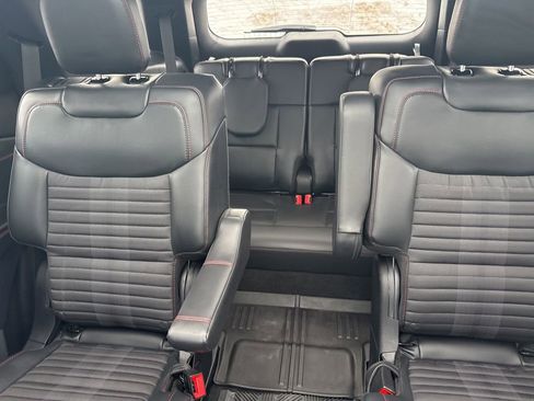 Used 2025 Ford Explorer ST-Line image 15