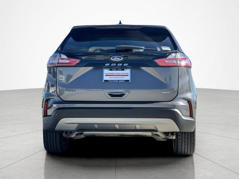 Used 2024 Ford Edge SEL w/ Convenience Package image 4