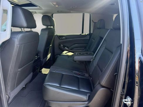 Used 2020 Chevrolet Suburban LT w/ Luxury Package AWD/4WD image 35