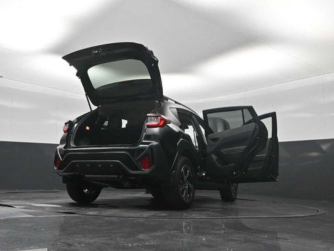 Used 2025 Subaru Crosstrek 2.5i Premium AWD/4WD image 38