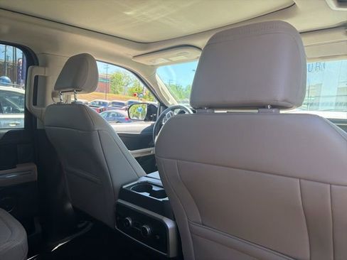 Used 2024 Ford Expedition Limited image 12