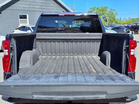 Used 2023 Chevrolet Silverado 1500 Custom image 18