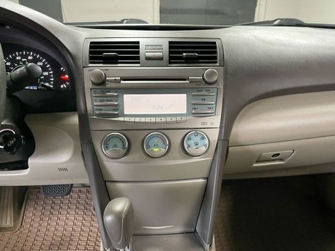 Used 2007 Toyota Camry LE FWD image 19