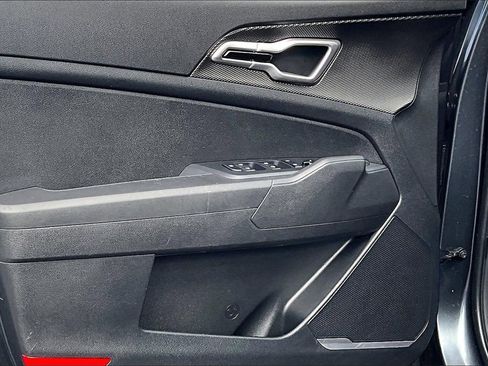 Used 2023 Kia Sportage LX image 18