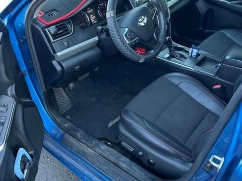 Used 2017 Toyota Camry SE FWD image 3