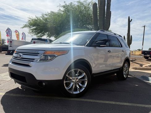 Used 2014 Ford Explorer XLT w/ Equipment Group 202A FWD image 1